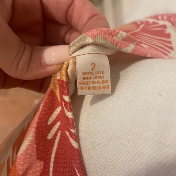 Tori Richard Leaf Wrap Dress; Size 2; 100% Silk - Picture 4 of 4